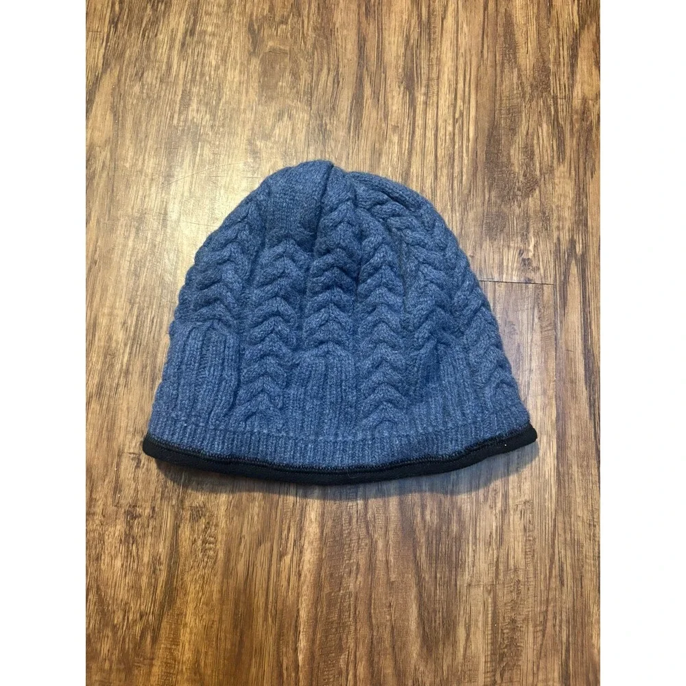 Patagonia Womens Deep Blue Fleece Lined Cable Knit wool‎ beanie Logo Unisex OS